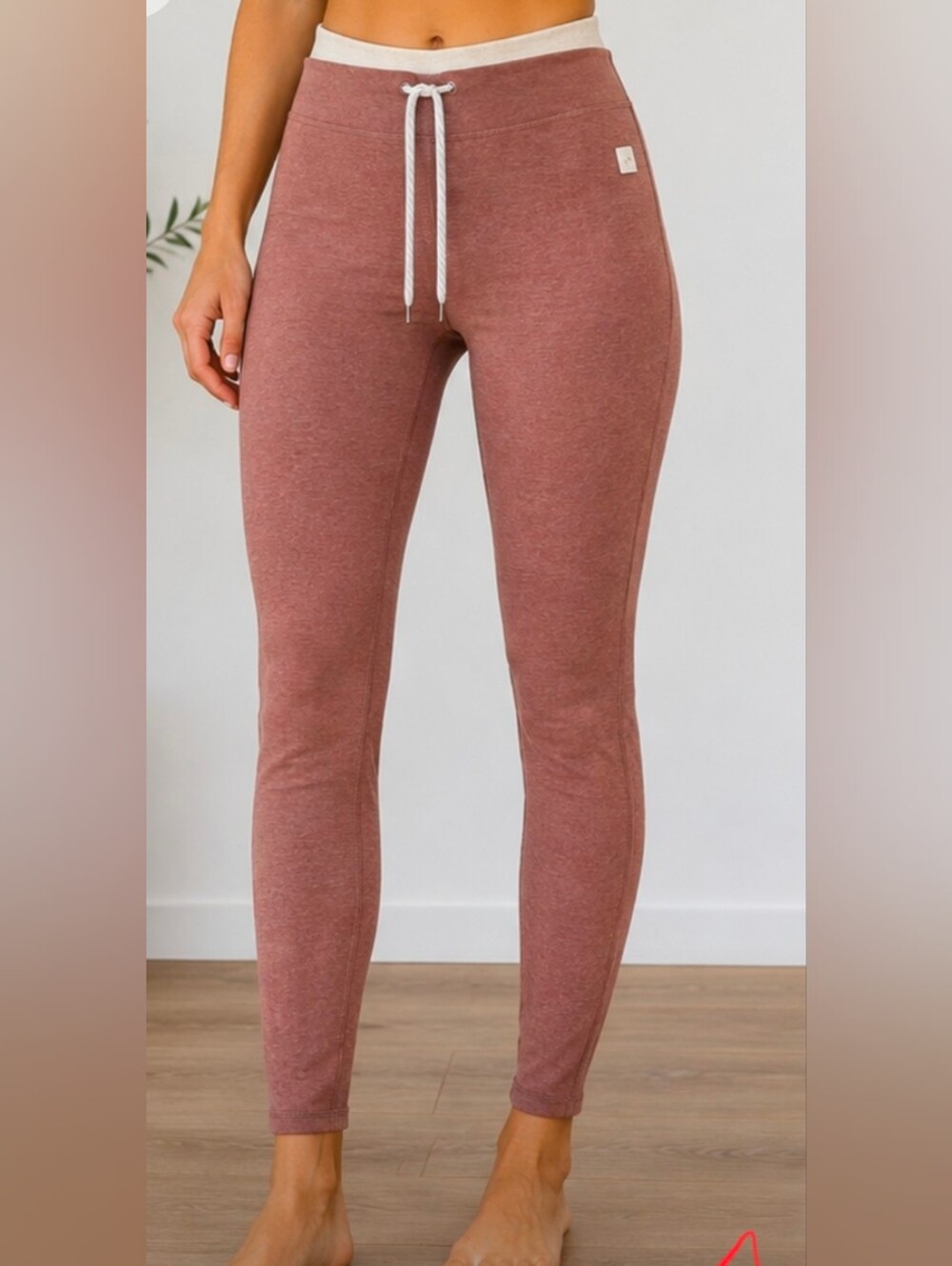 Vuori Daily Leggings Women’s M Dusty Rose Mauve Drawstring 7/8 Yoga